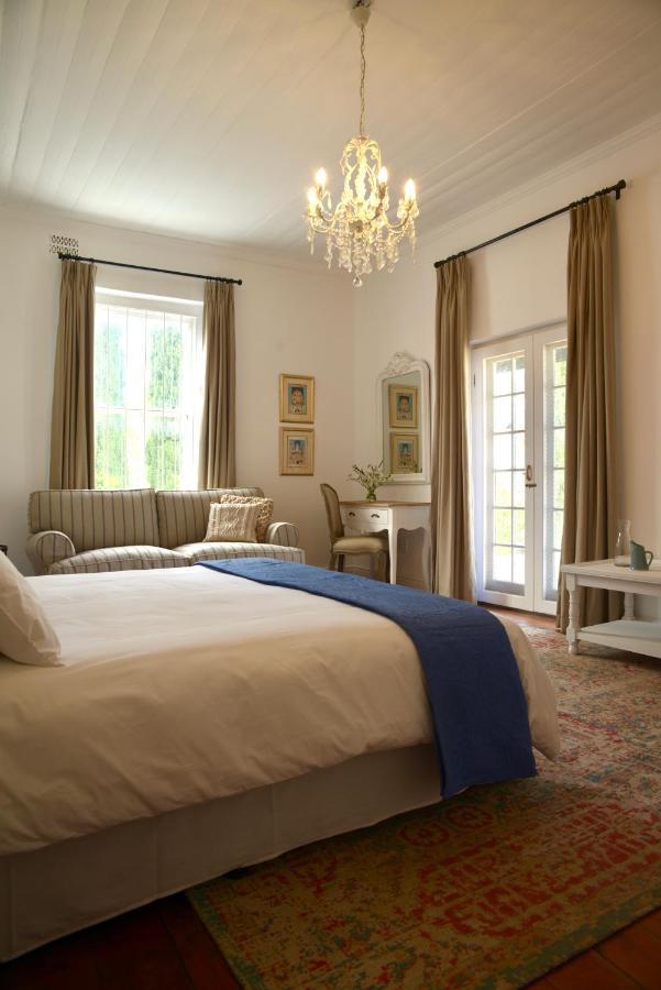 The Sanctuary Prince Albert Quarto foto