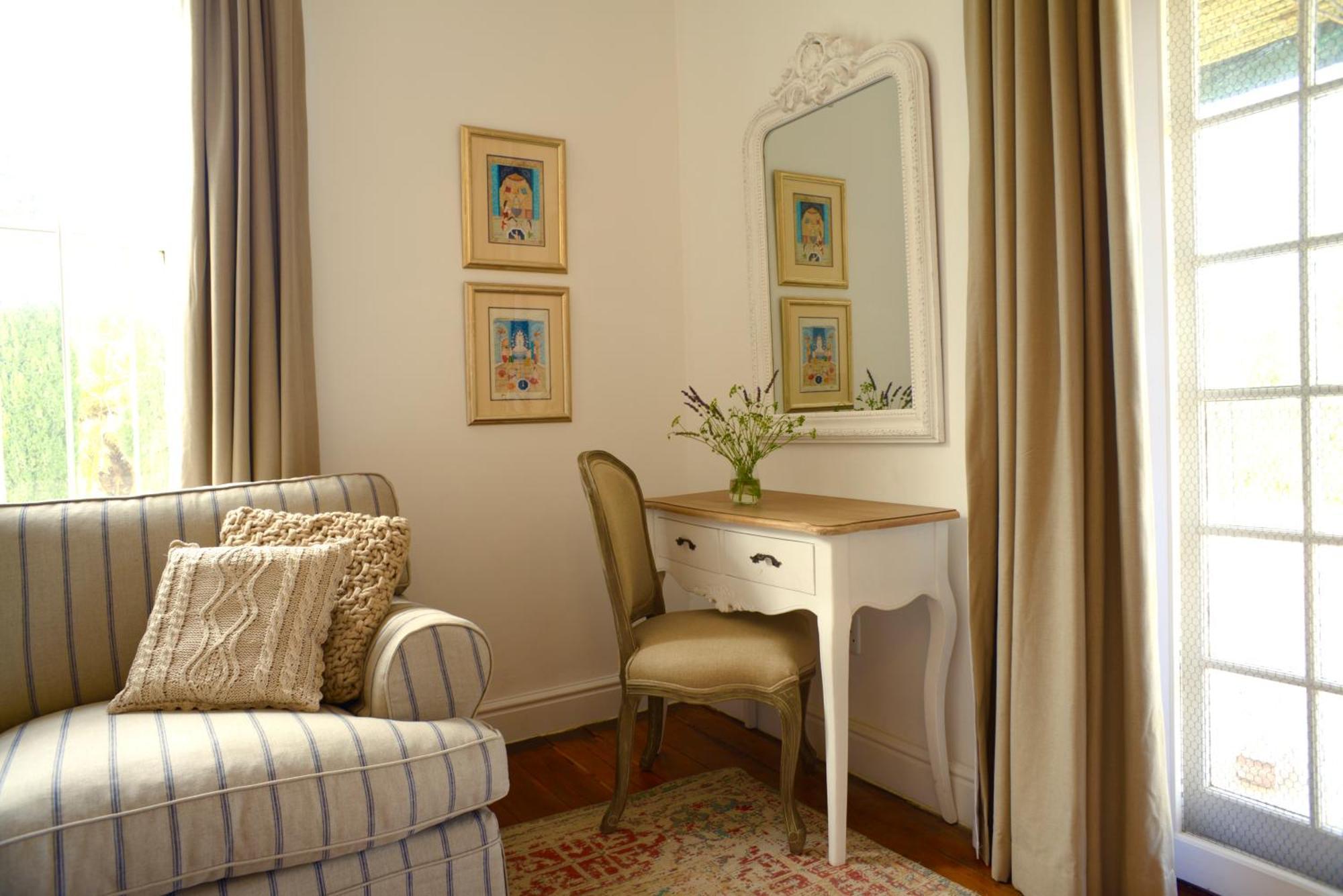 The Sanctuary Prince Albert Quarto foto